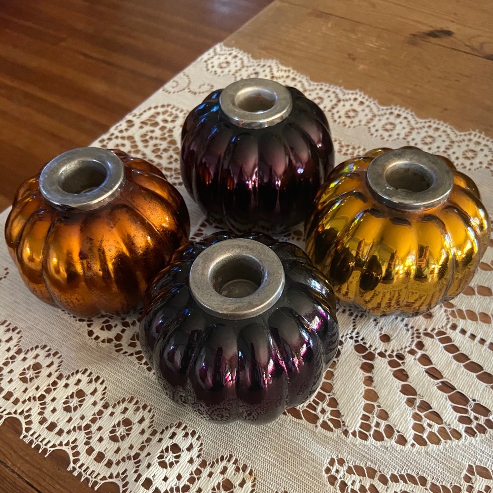 Set of 4 glass ornament shaped candle holders